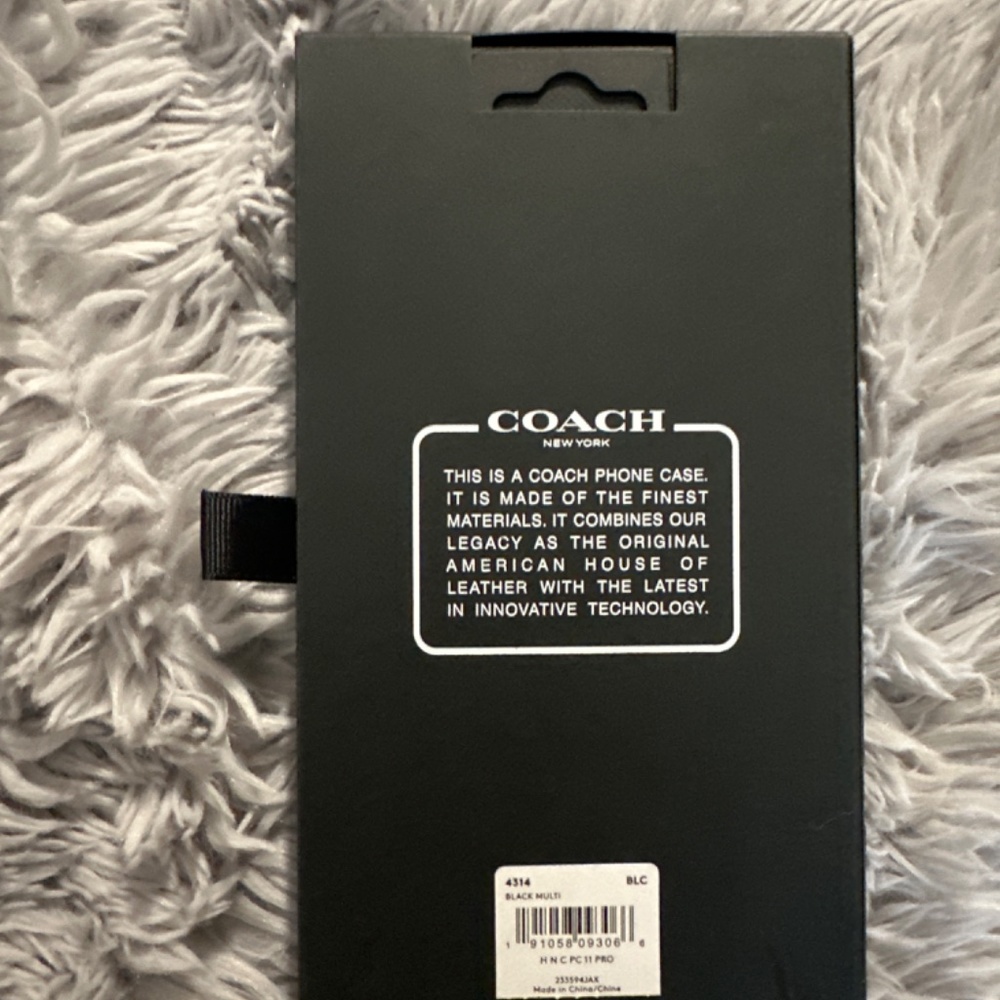 iPhone 11 Pro case - Picture 2 of 4